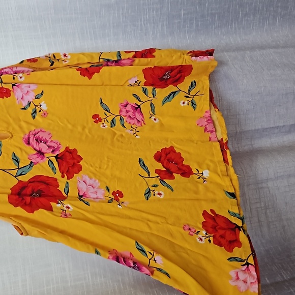 OLD NAVY TOP - Picture 4 of 6